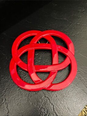 Bold Red Interlocking Circle Trivet Cast Iron Enamel